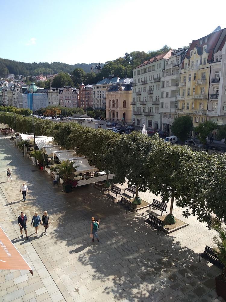 Hotel Renesance Krasna Kralovna Karlovy Vary Esterno foto